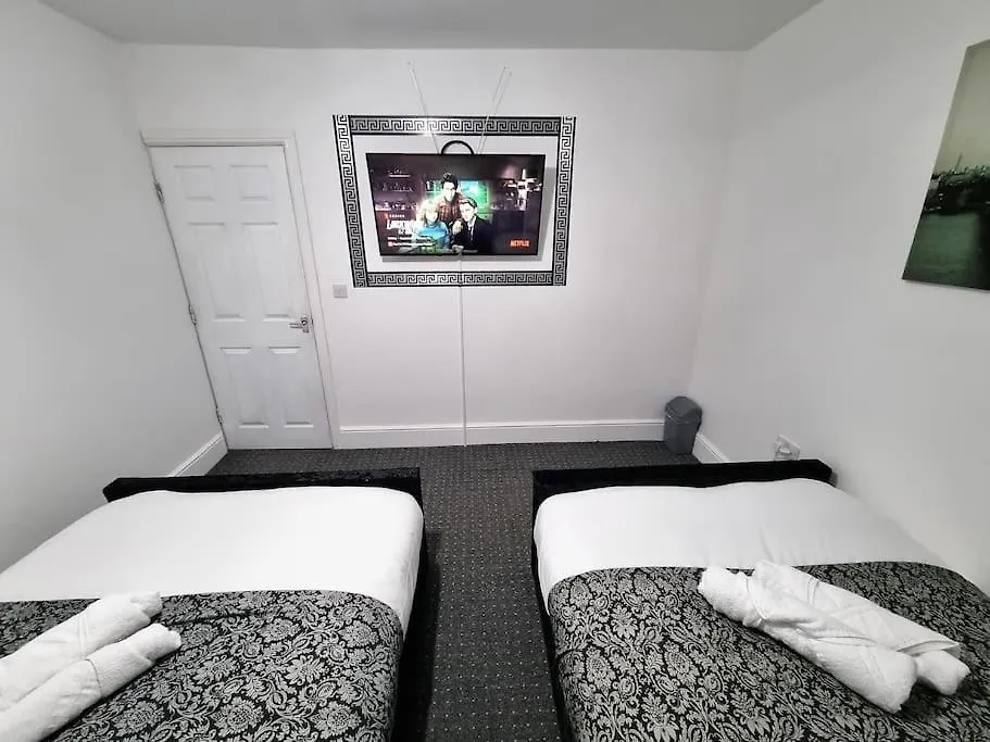 Nc23, Setup For Your Most Amazing & Relaxed Stay + Free Parking + Free Fast Wifi Leeds