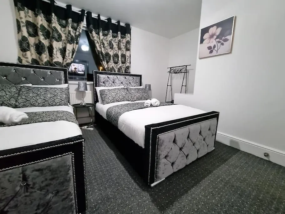 Ferienhaus Nc23, Setup For Your Most Amazing & Relaxed Stay + Free Parking + Free Fast Wifi Leeds