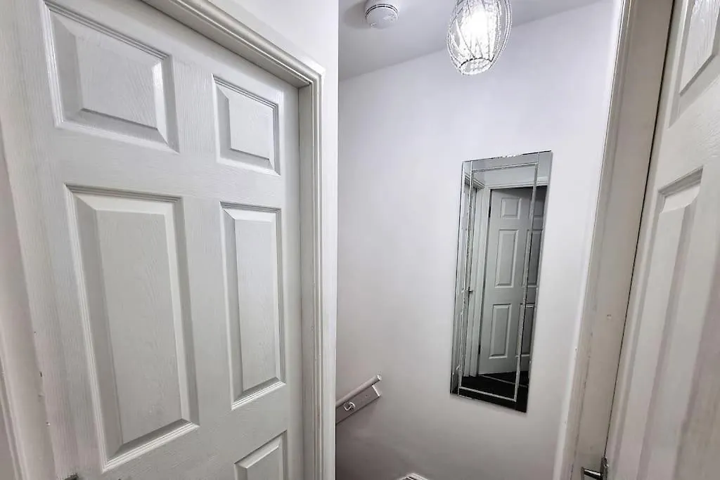 Nc23, Setup For Your Most Amazing & Relaxed Stay + Free Parking + Free Fast Wifi ليدز بيت للعطل