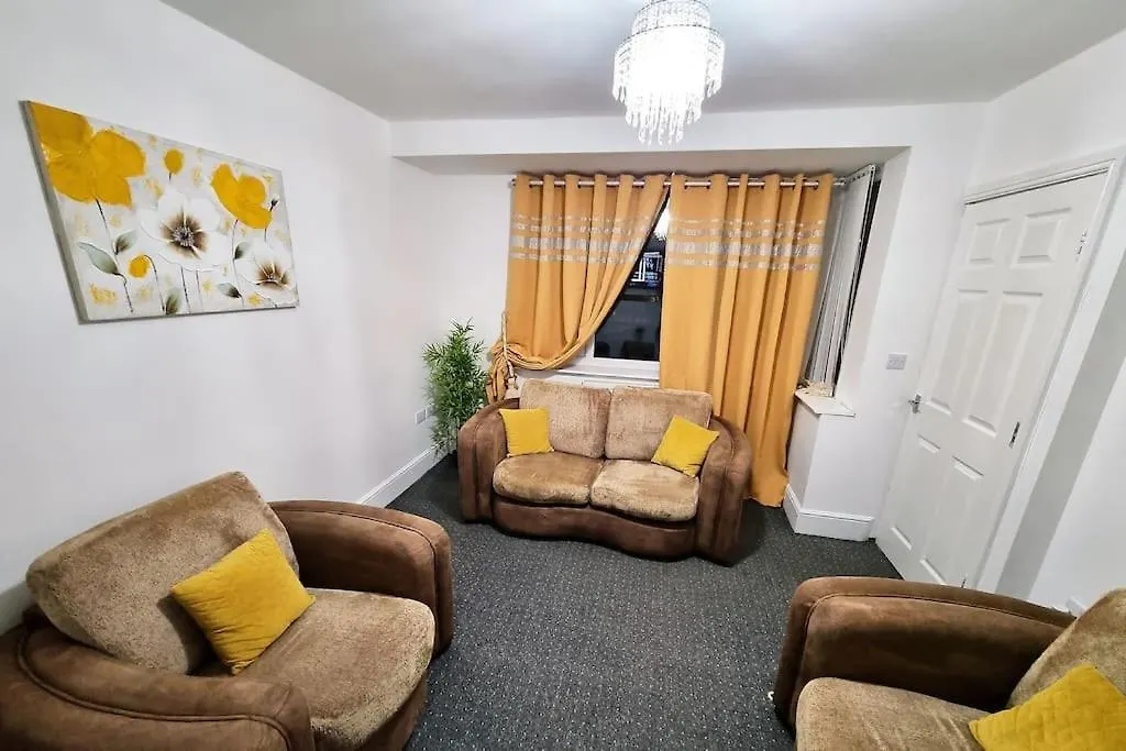 Nc23, Setup For Your Most Amazing & Relaxed Stay + Free Parking + Free Fast Wifi ليدز